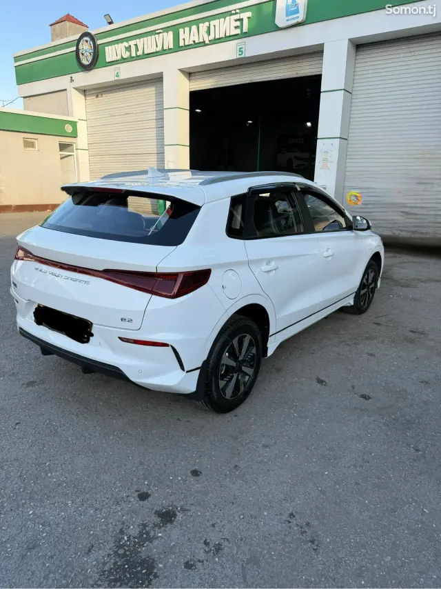 BYD E2 2023 · AT