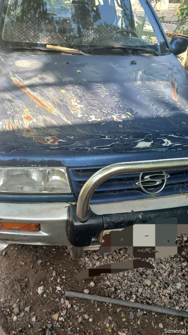 Ssang Yong Musso 1993 · 1.8 MT