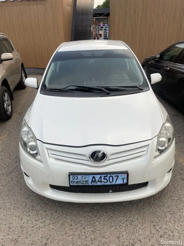 Toyota Auris 2012 · 1.8 AT