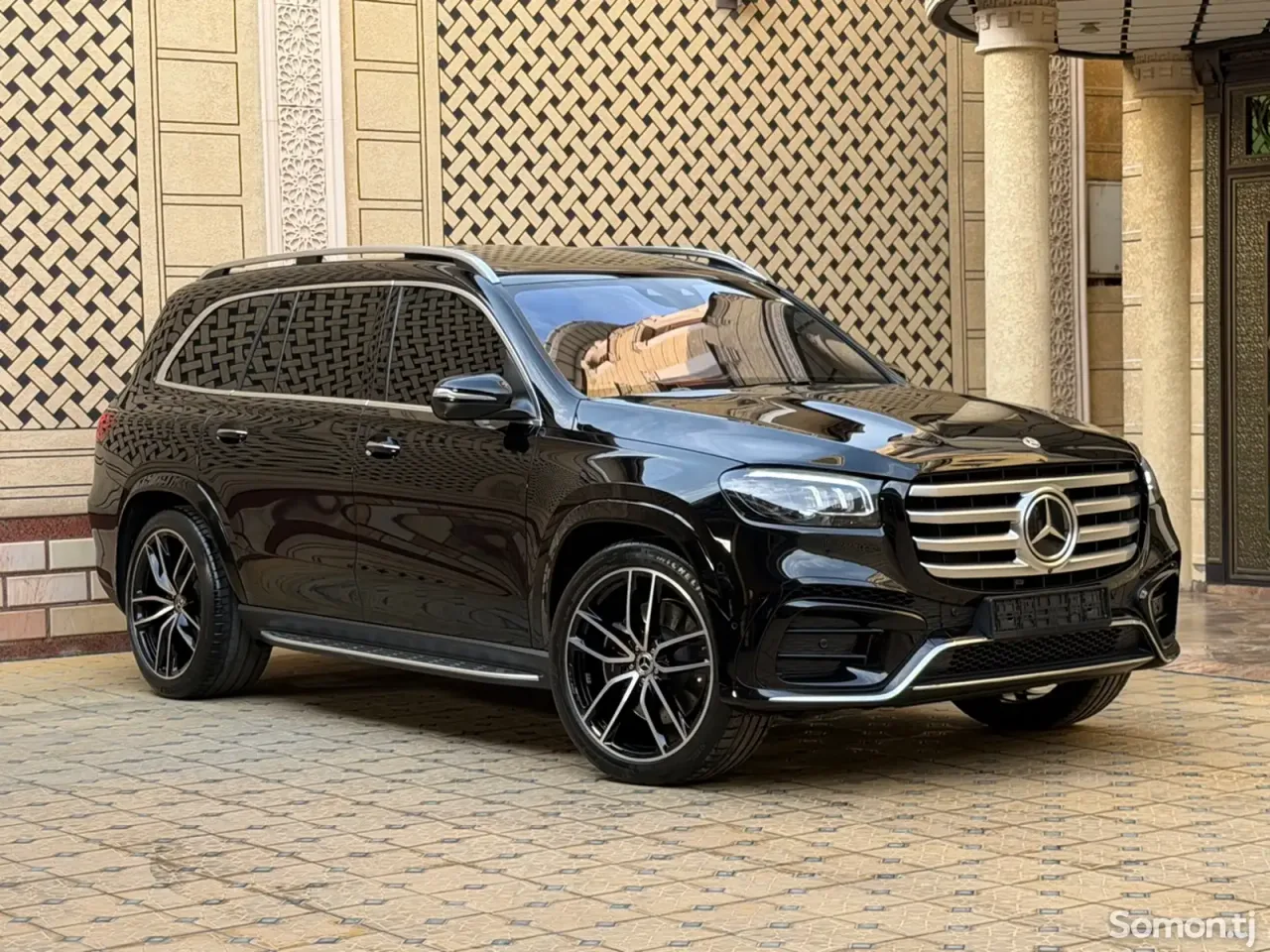 Mercedes-Benz GLS 2024 · 5.8 AT