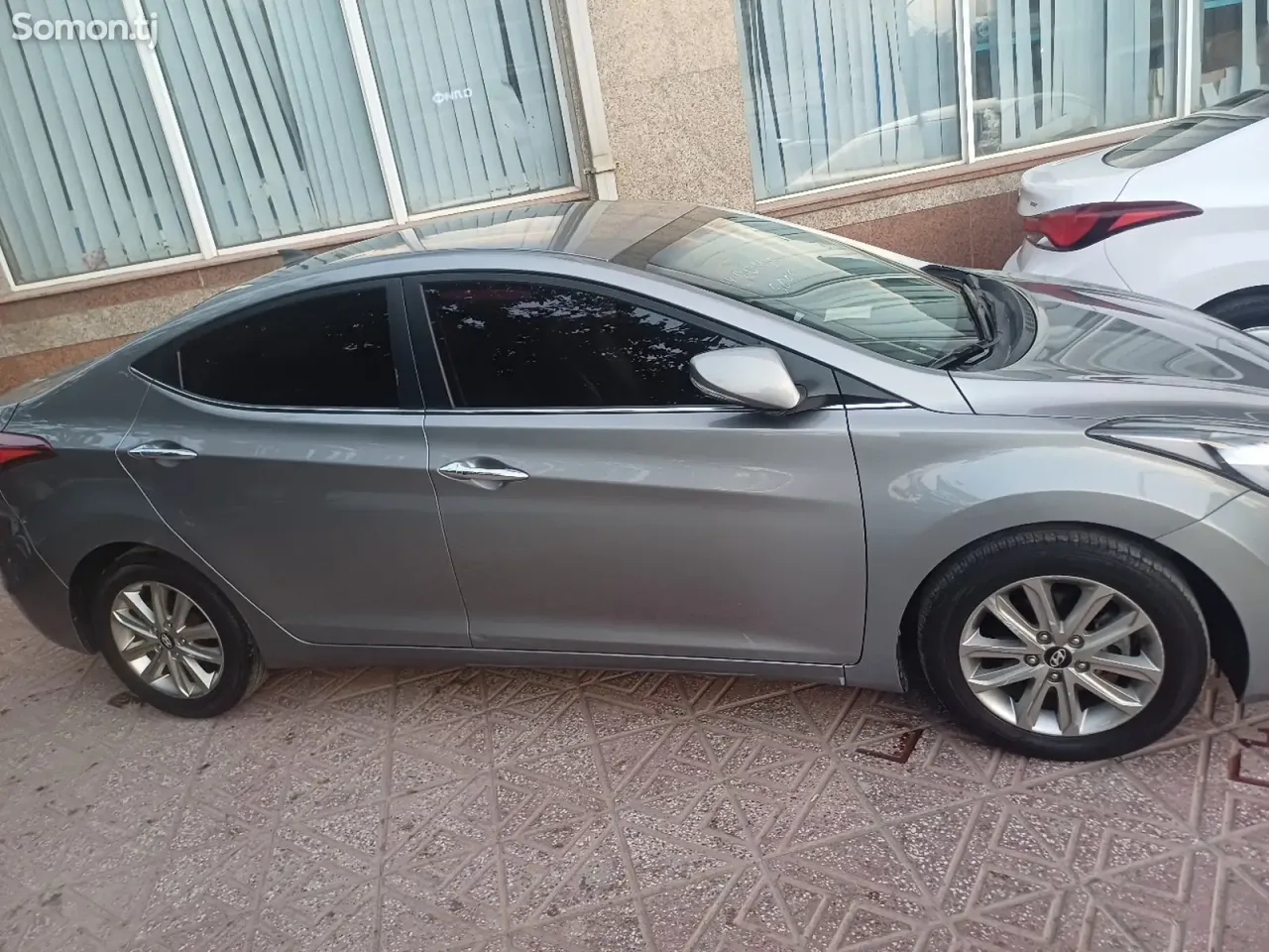 Hyundai Avante 2014 · 1.6 AT