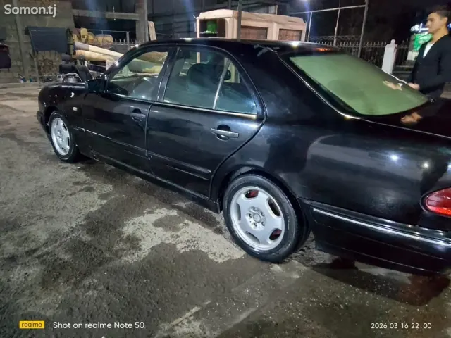 Mercedes-Benz E class 1997 · 2.4 AT