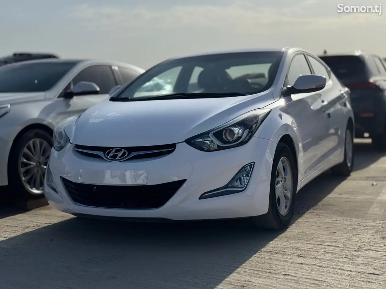 Hyundai Avante 2015 · 1.6 AT