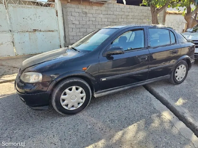 Opel Astra G 1998 · 1.6 MT