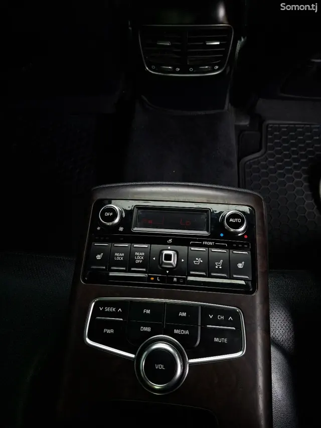 Kia K9 2014 · 3.3 AT
