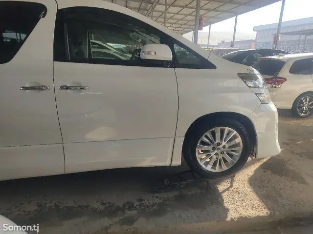 Toyota Vellfire 2014 · 2.4 CVT