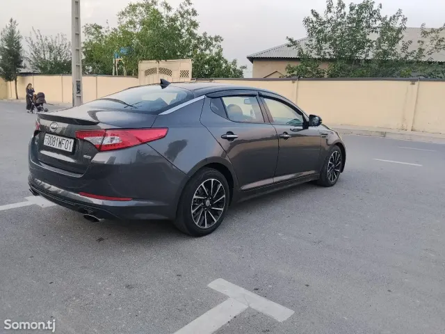 Kia K5 2011 · 2.0 AT