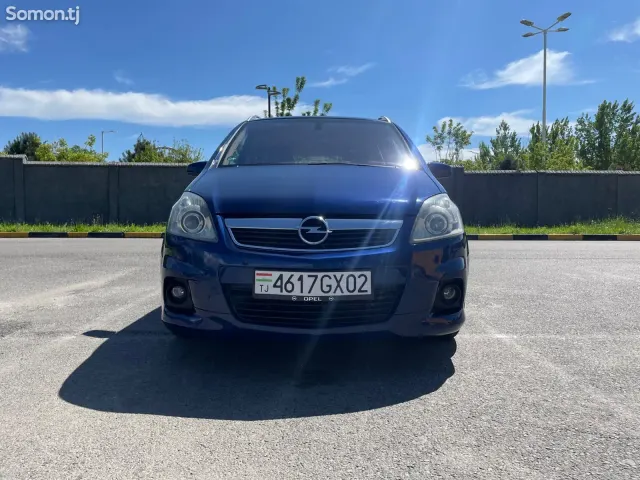 Opel Zafira 2006 · 2.2 MT