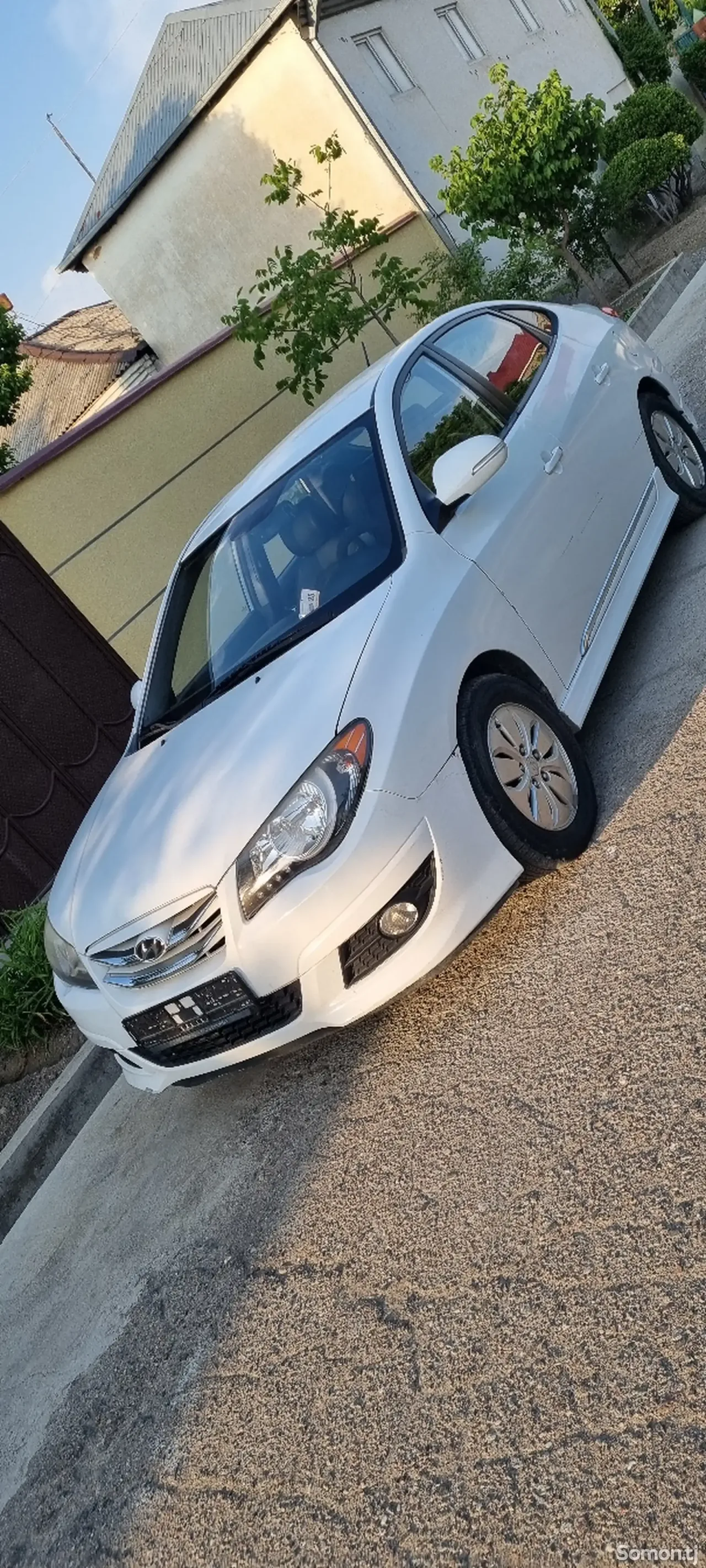Hyundai Avante 2011 · 1.6 AT