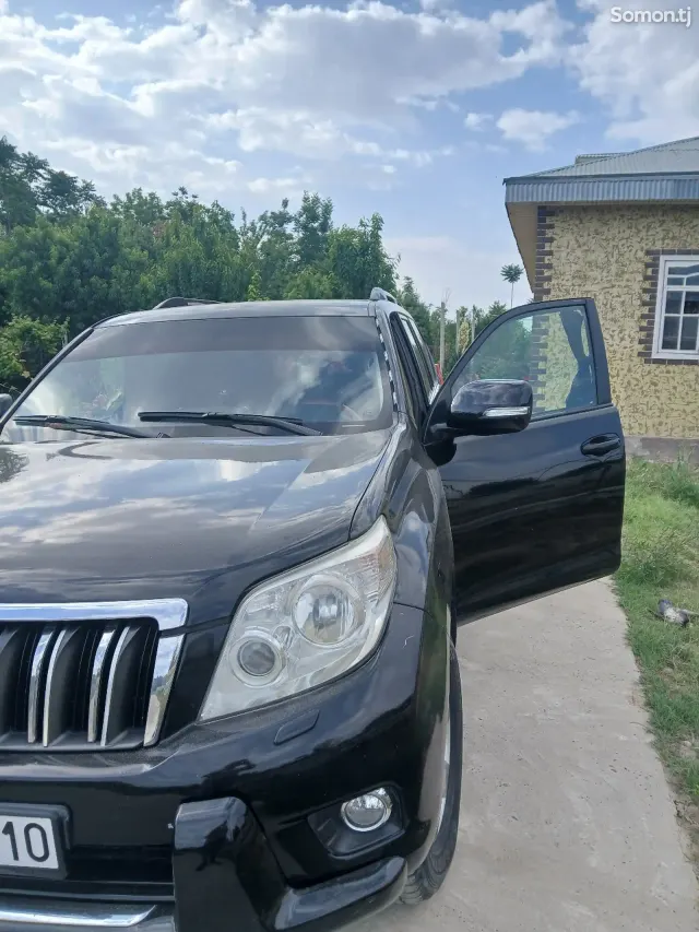 Toyota Land Cruiser Prado 2012 · 2.7 AT