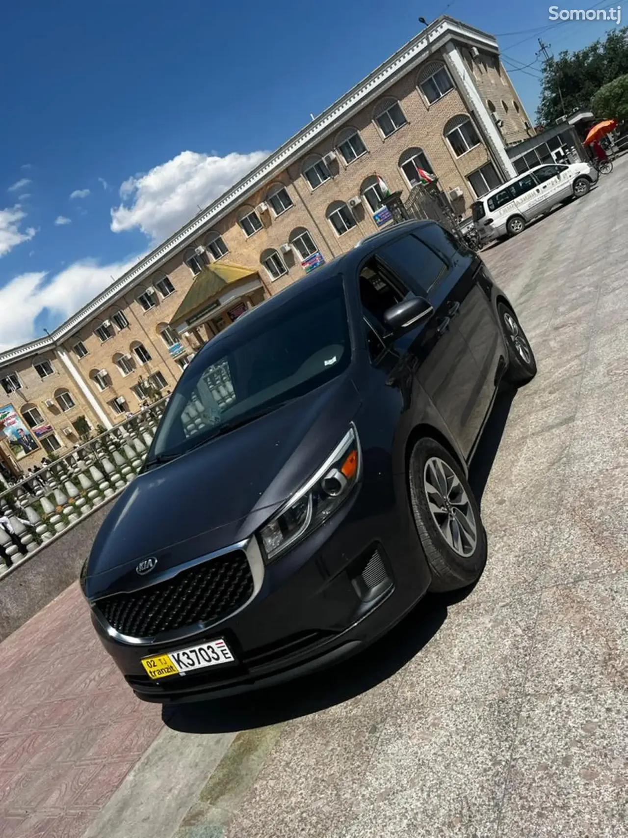 Kia Carnival 2015 · 3.3 AT
