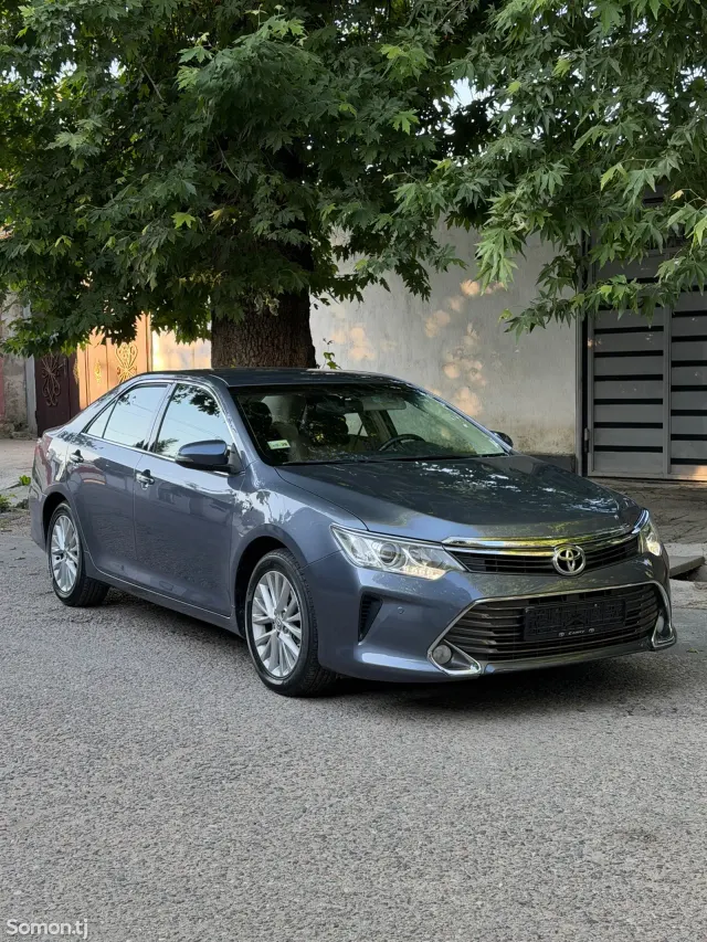Toyota Camry 2015 · 2.5 AT