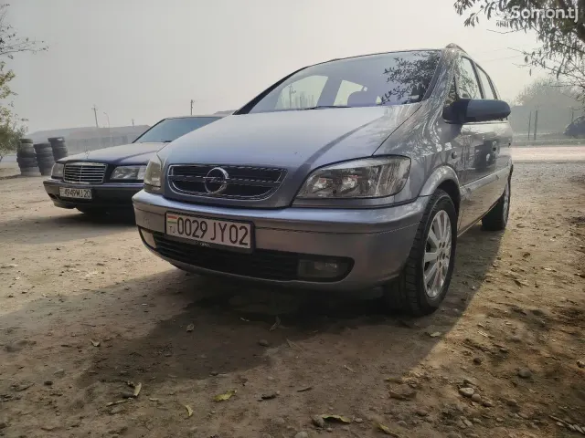 Opel Zafira 2006 · 2.2 AT