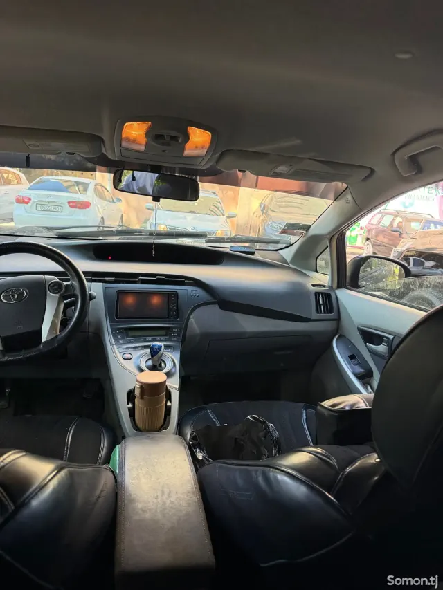 Toyota Prius 2011 · 1.8 AMT
