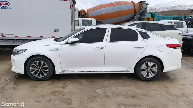 Kia K5 2017 · 2.0 AT