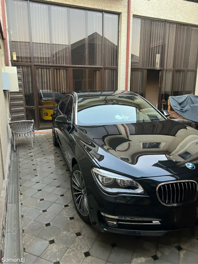 BMW 7 series 2015 · 3.0 AT