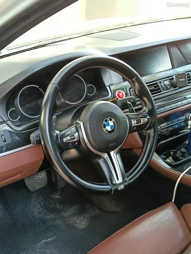 BMW 5 series 2011 · 4.4 AT
