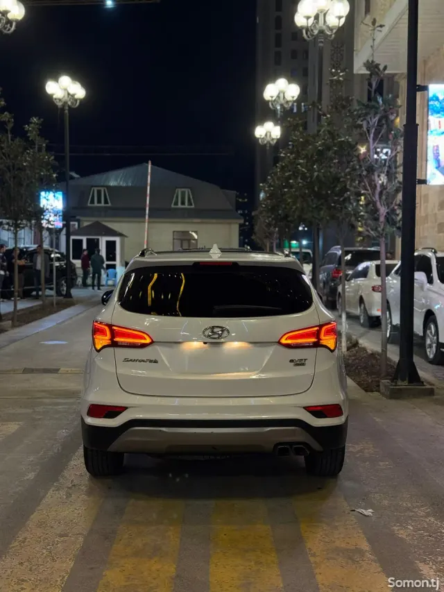 Hyundai Santa Fe 2016 · 2.0 AT