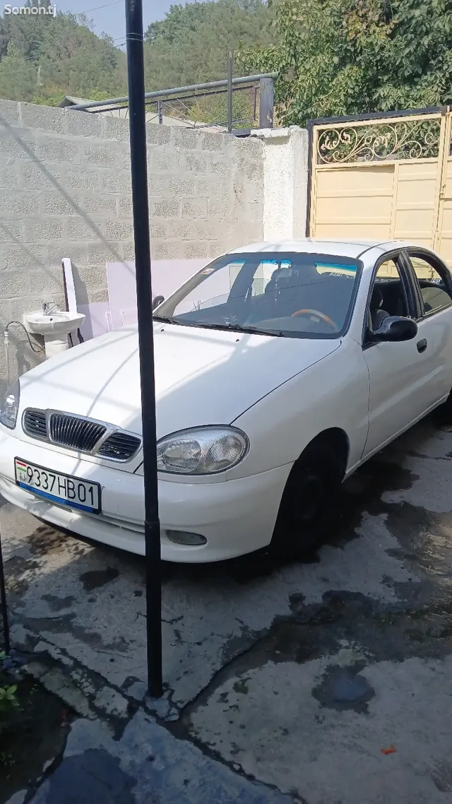 Daewoo Lanos 1997 · 1.6 MT