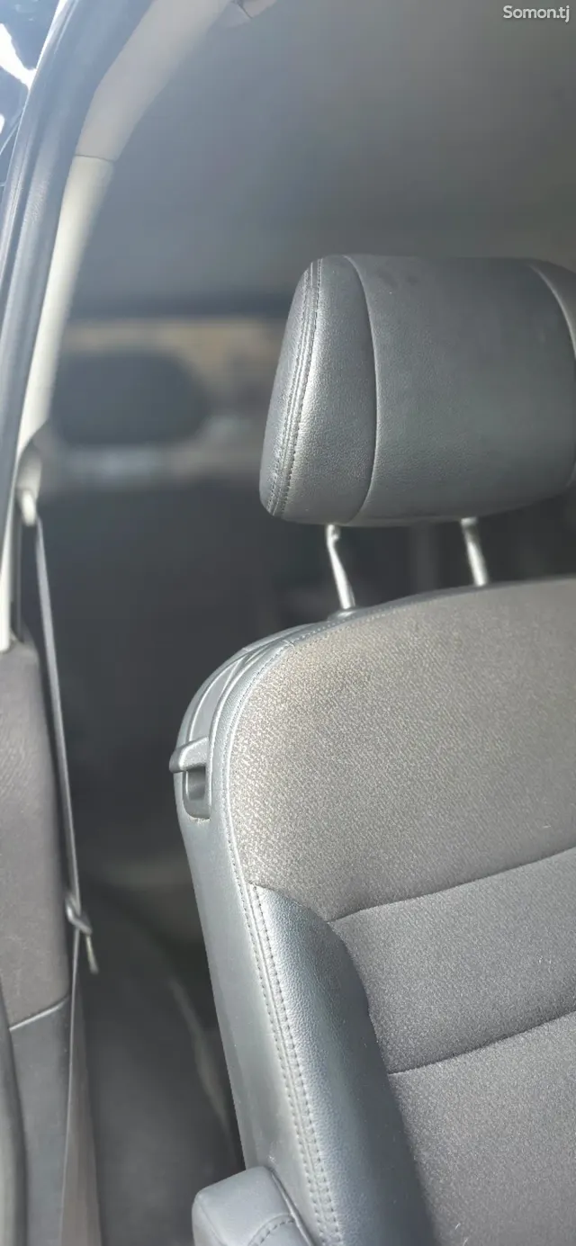 Honda CR-V 2013 · 2.4 AT