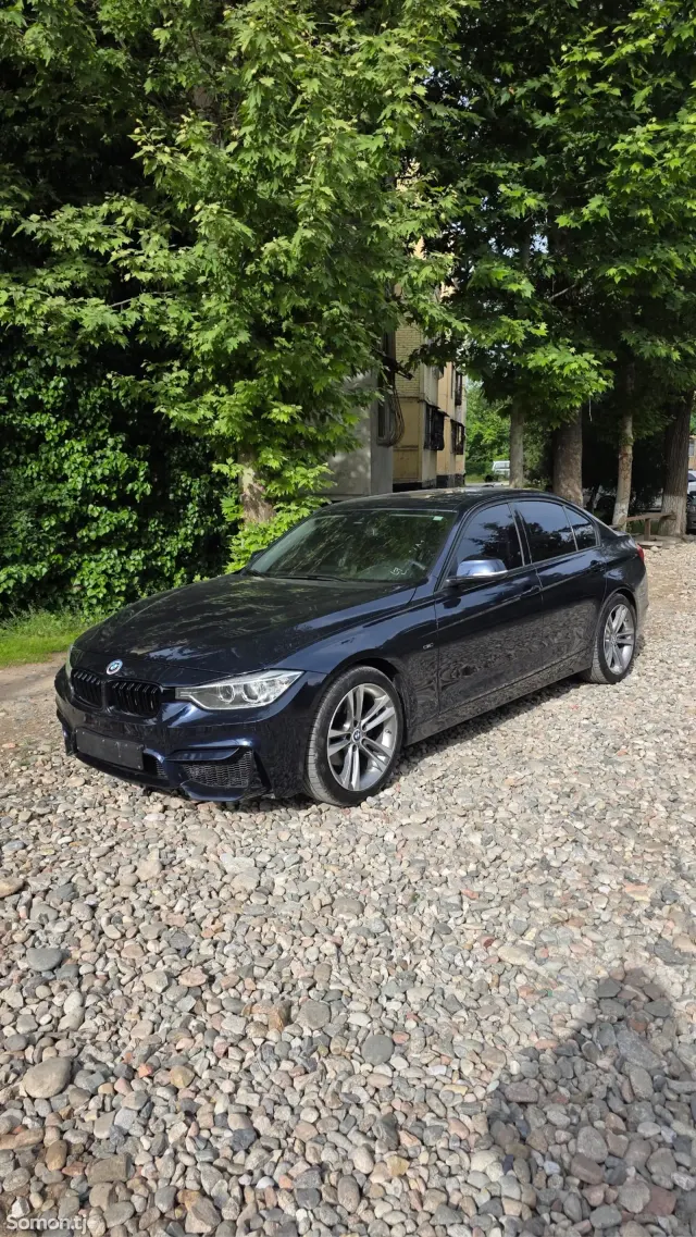BMW 3 series 2015 · 2.0 AT