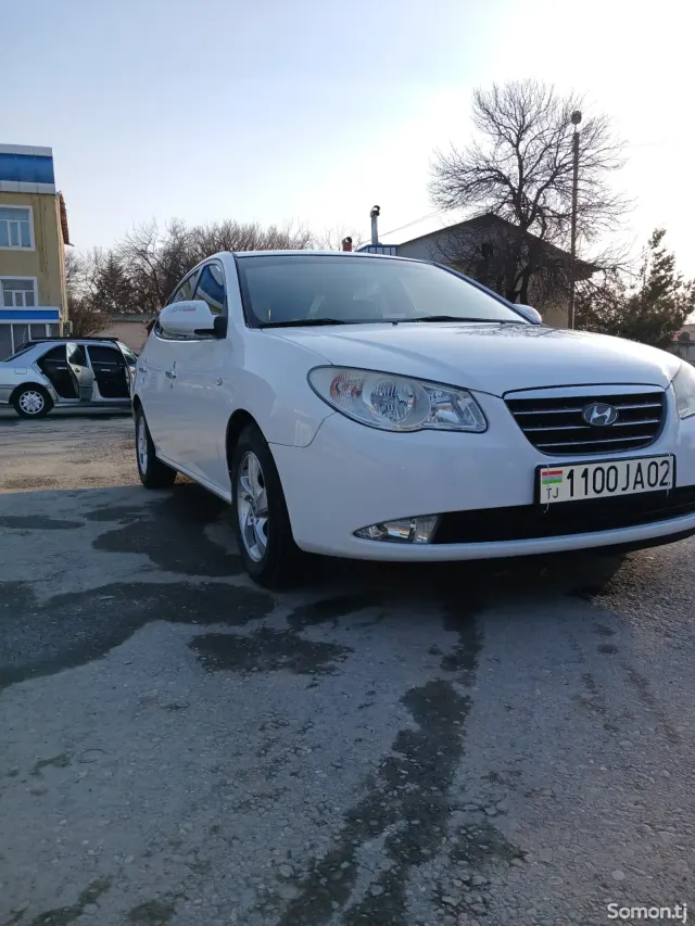 Hyundai Avante 2008 · 1.7 MT
