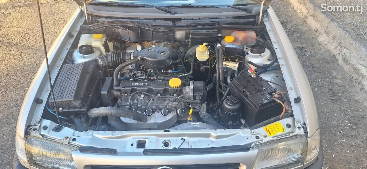 Opel Astra F 1997 · 1.6 MT