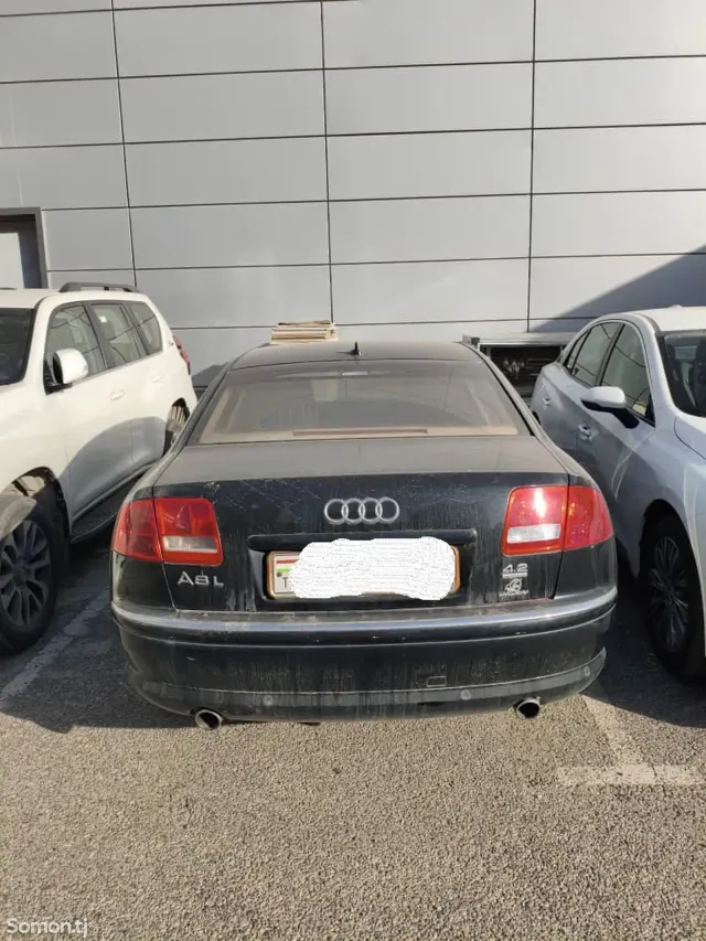 Audi A8 2005 · 2.1 AT