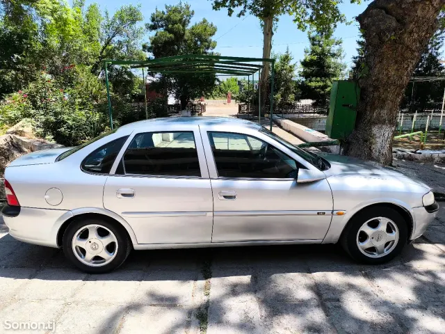 Opel Vectra B 1997 · 1.6 MT