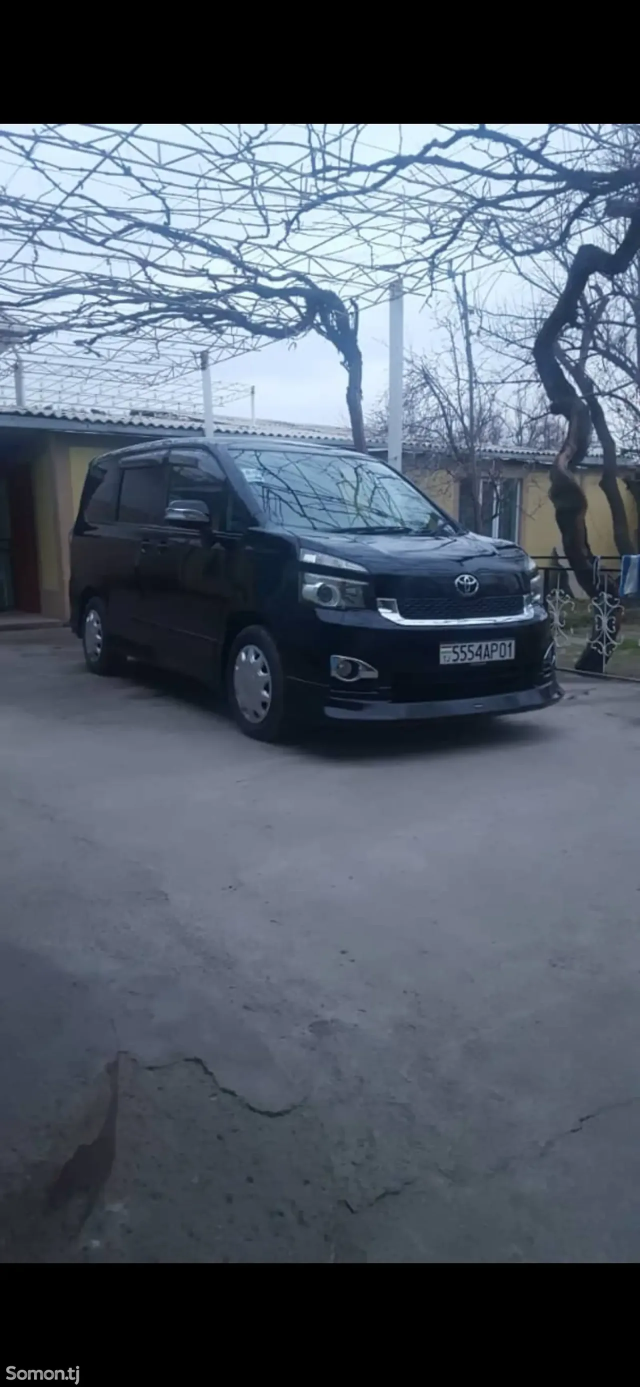 Toyota Voxy 2010 · 2.0 AT