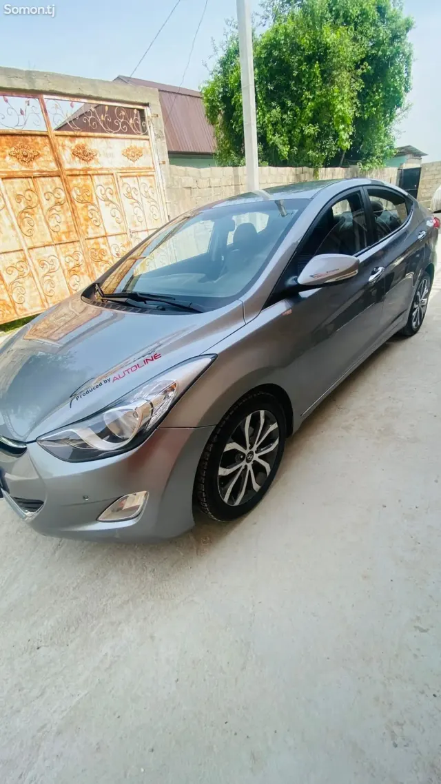 Hyundai Avante 2013 · 1.6 AT