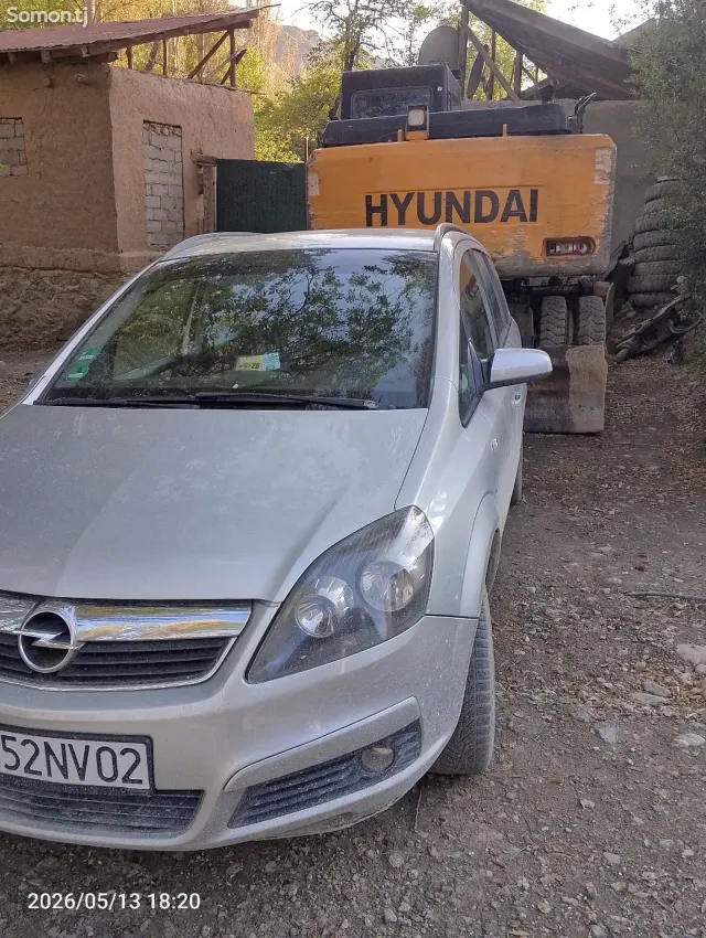 Opel Zafira 2007 · 1.9 MT