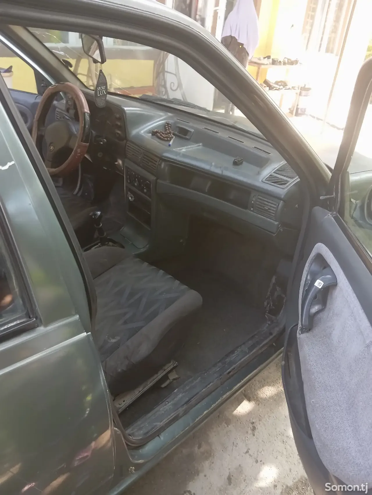 Daewoo Nexia 1995 · 1.6 MT