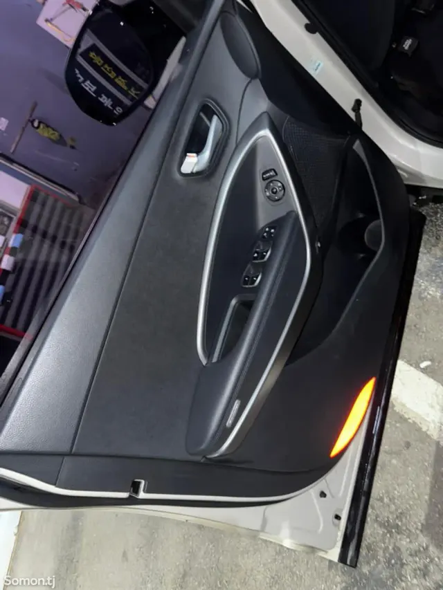 Hyundai Santa Fe 2015 · 2.0 AT