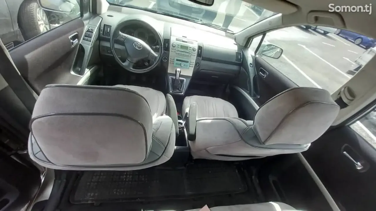 Toyota Verso 2006 · 1.8 MT
