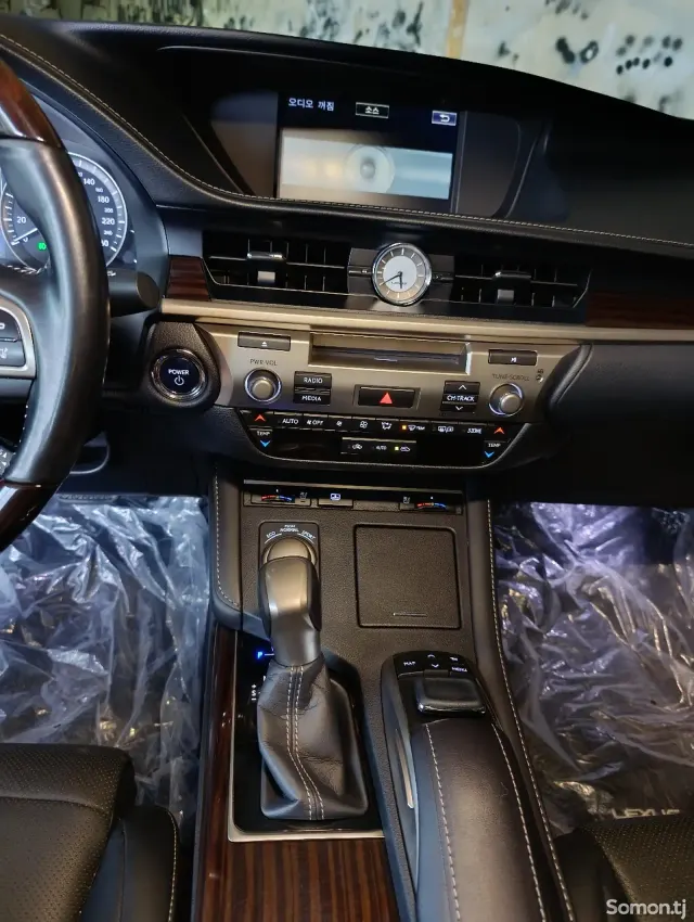 Lexus ES series 2016 · 3.0 AT