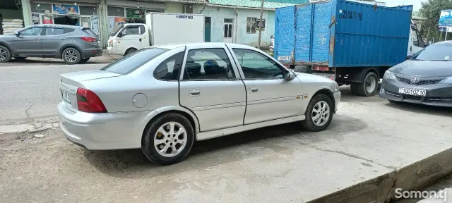 Opel Vectra B 2000 · 1.8 MT