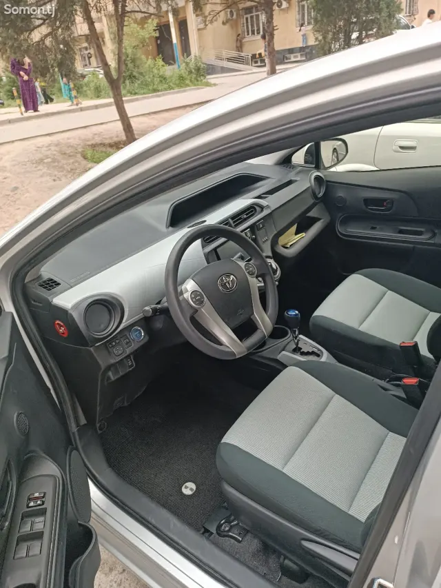 Toyota Aqua 2014 · 1.5 AT