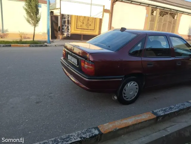 Opel Vectra A 1994 · 1.6 MT