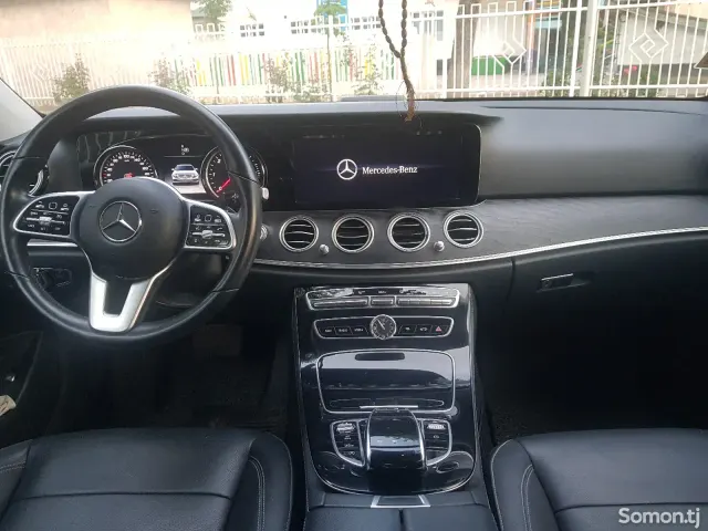 Mercedes-Benz E class 2018 · 2.2 AT