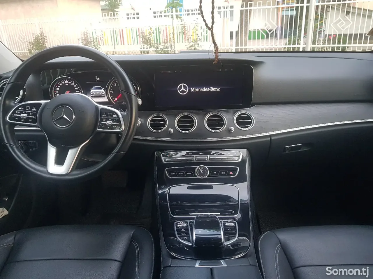 Mercedes-Benz E class 2018 · 2.2 AT