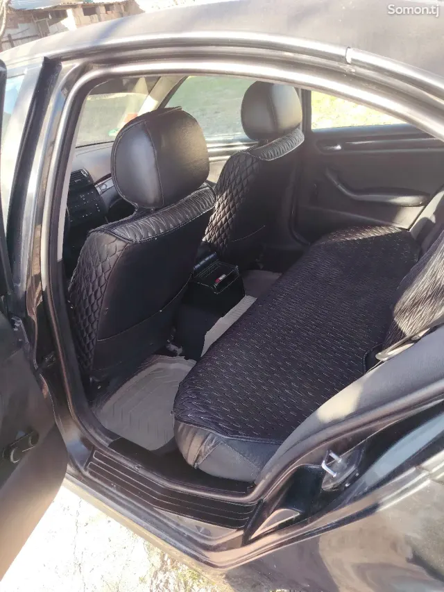 BMW 3 series 2000 · 1.8 MT