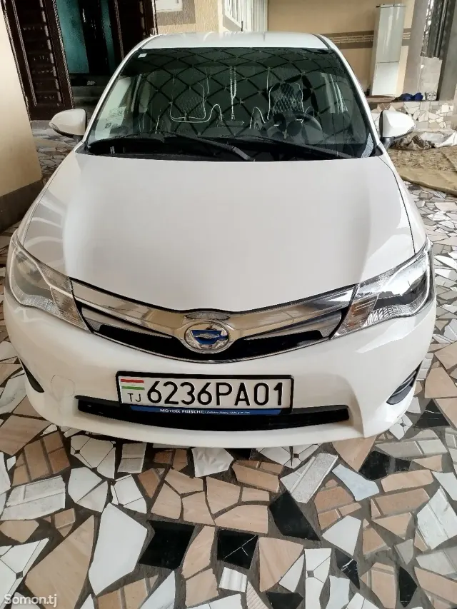 Toyota Corolla 2015 · 1.5 AT