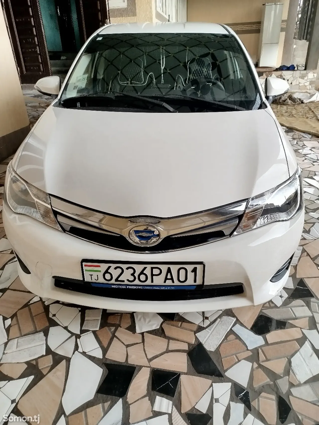 Toyota Corolla 2015 · 1.5 AT