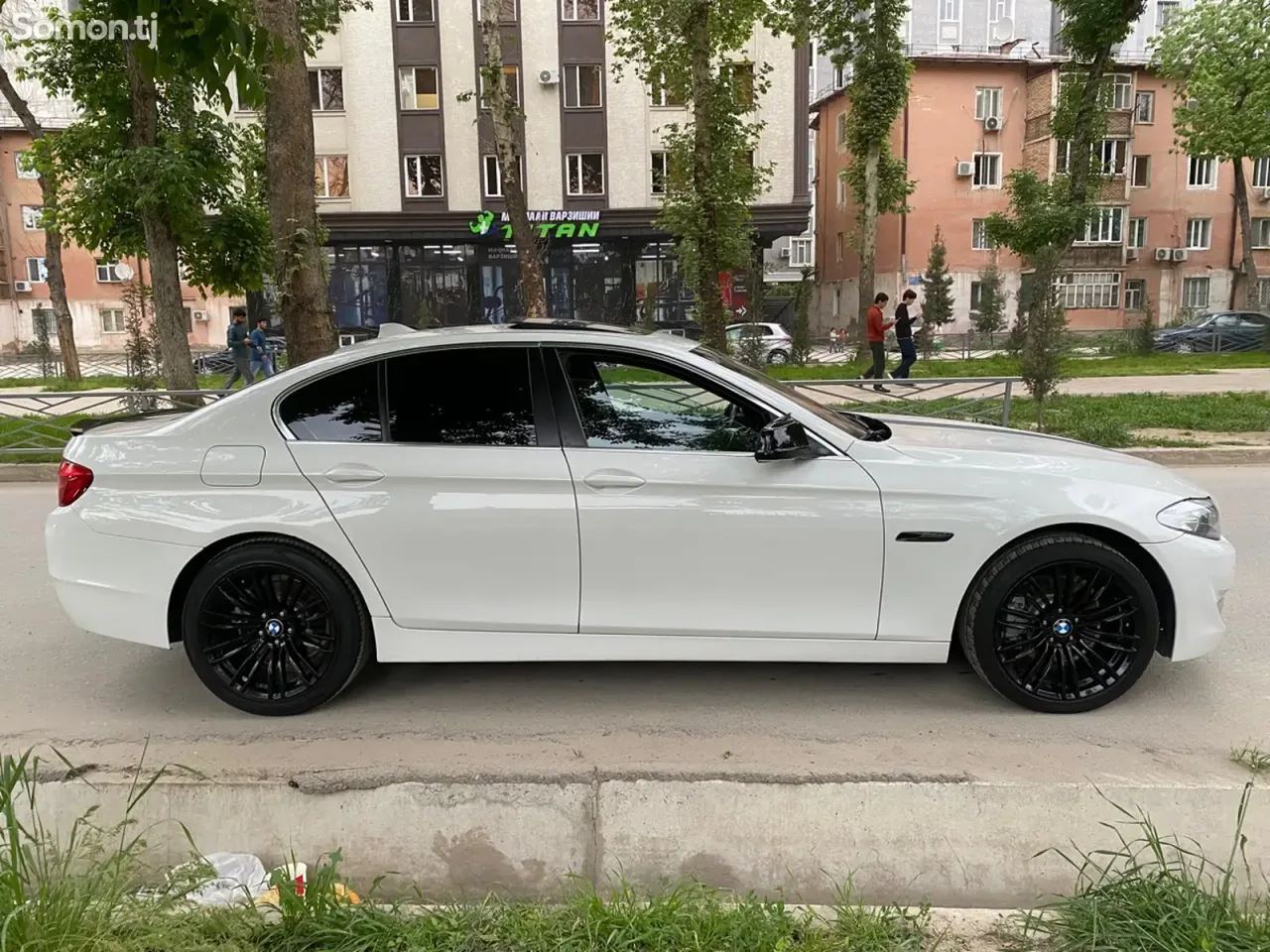 BMW 5 series 2013 · 2.0 AT