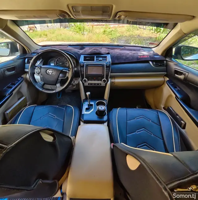 Toyota Camry 2012 · 2.5 AT