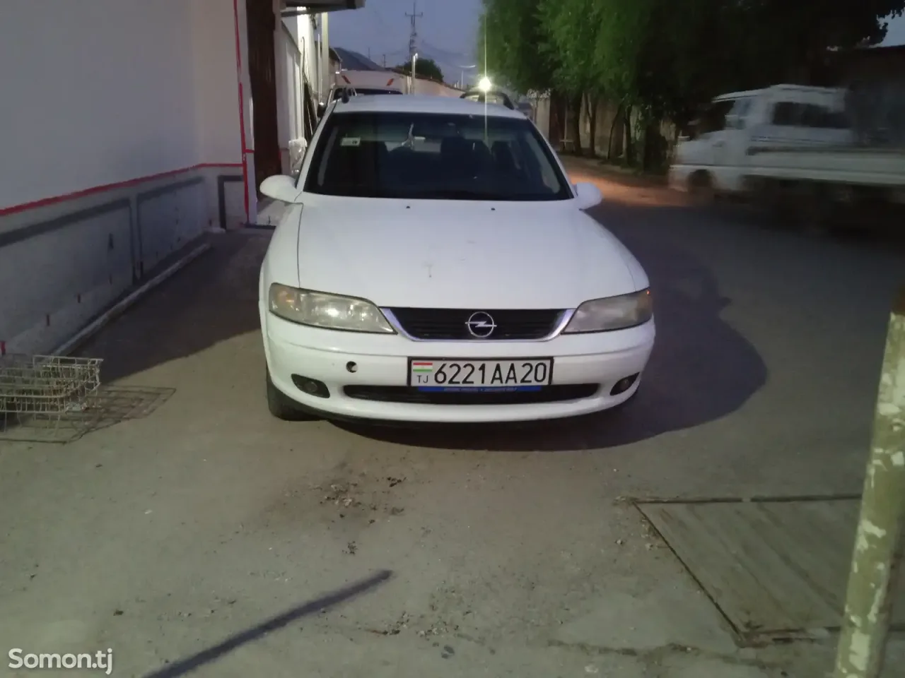 Opel Vectra B 2000 · 1.6 AT