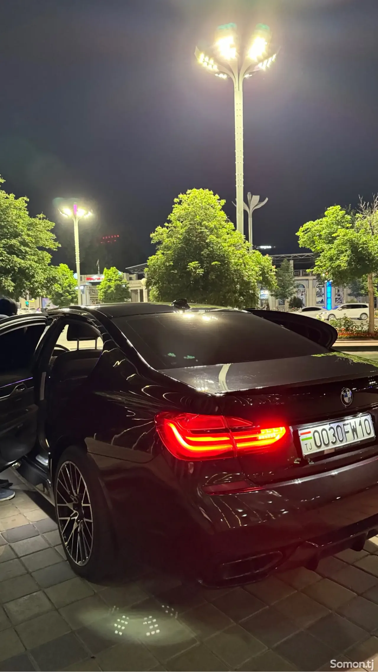 BMW 7 series 2017 · 3.0 AT