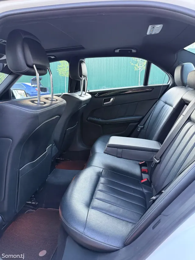 Mercedes-Benz E class 2015 · 2.2 AT