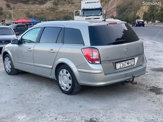 Opel Astra H 2008 · 1.6 MT